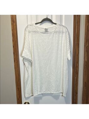 Agnes & Dora White Short Sleeve Tee with Textured Stripes NWOT XL